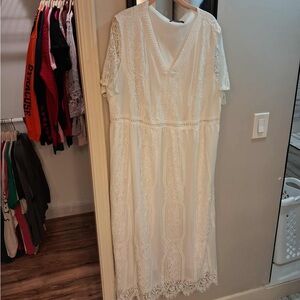 BloomChic White Lace Maxi Dress